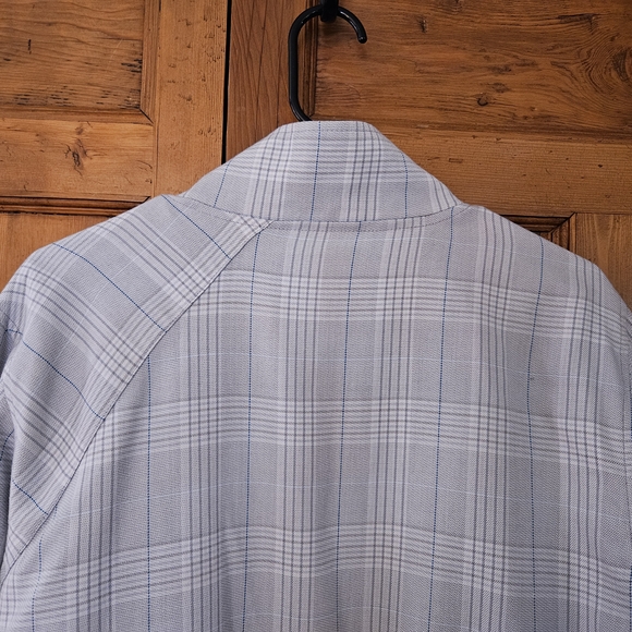 Men's Stylish Gray Plaid Jacket With Detailed Lining - Picture 10 of 11